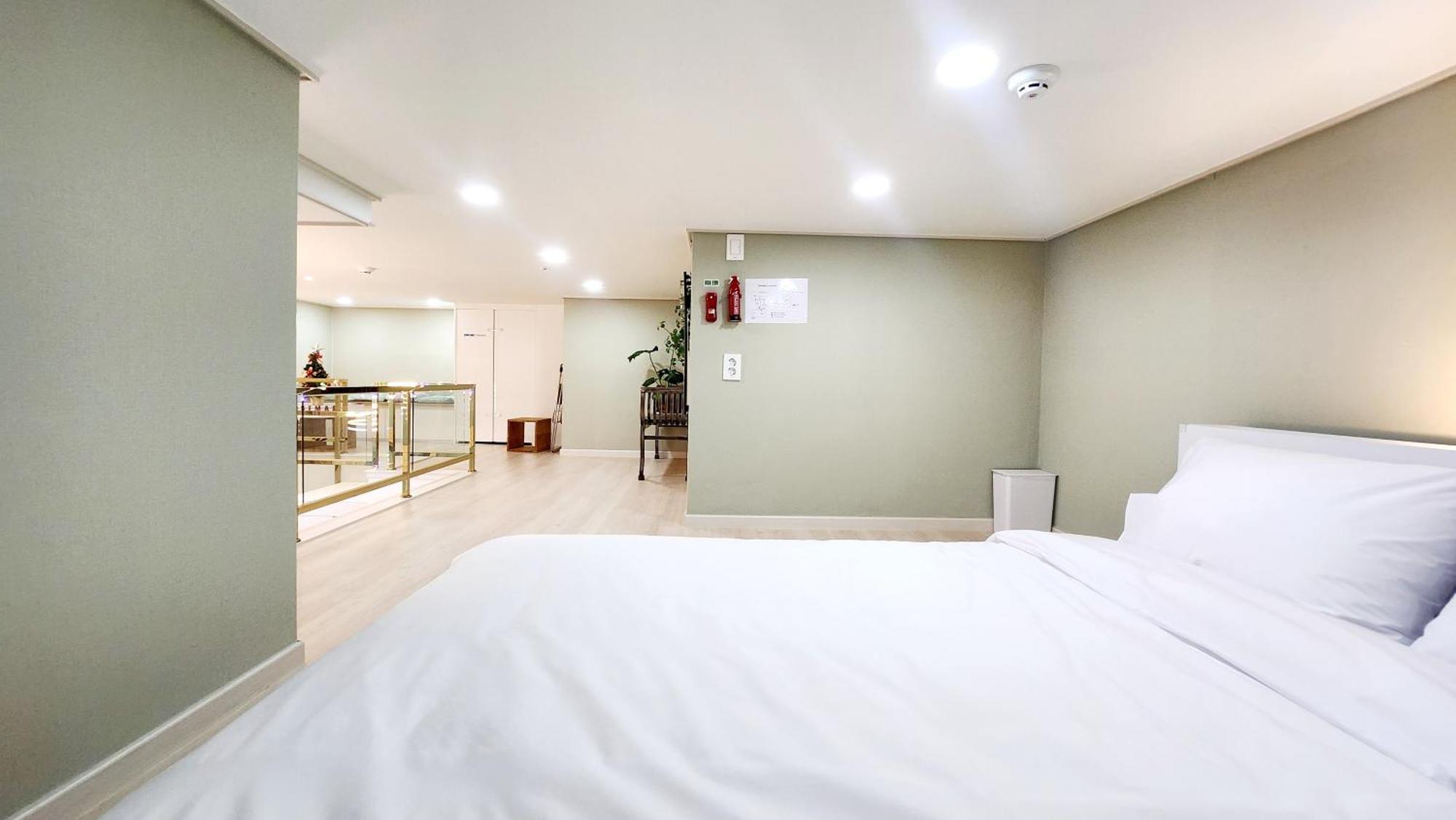 Hongik Sinchon Sirince โซล